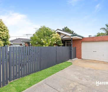 ideally located 2 bedroom home! - Photo 5