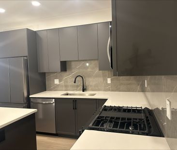 Gorgeous Ground Floor "King & Crescent" 1 Bedroom / 1 Bathroom - Photo 4