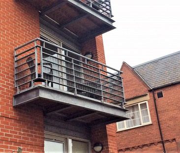 2 bedroom flat to rent - Photo 3