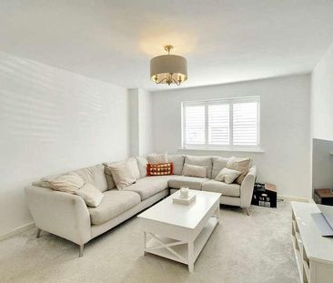 Redwing Gardens, Finberry, TN25 - Photo 1