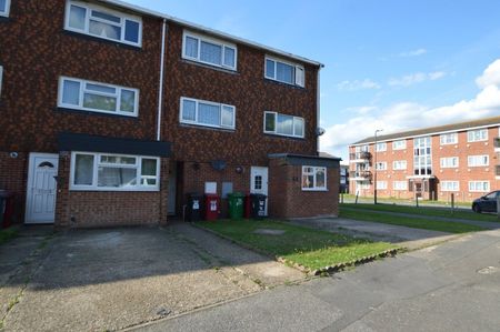 Cheviot Road, Slough, Berkshire,SL3 - Photo 3