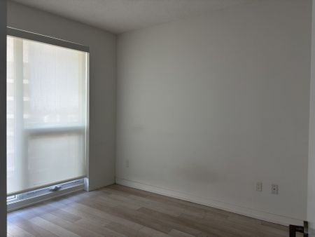 For Lease - 117 McMahon Drive Unit# 3805, Toronto, Ontario - Photo 3