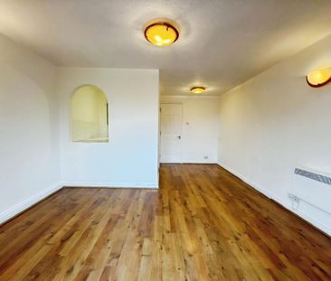 Banner Close, Purfleet-On-Thames, RM19 - Photo 1