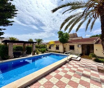 THREE-BEDROOM VILLA – ALICANTE - Photo 4