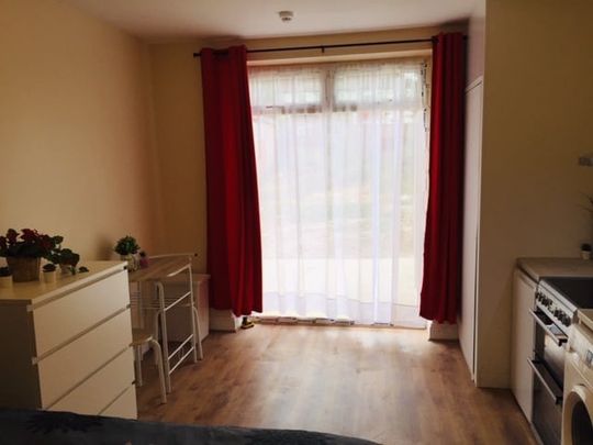 Studio Flat, Grenoble Gardens, N13 - Photo 1