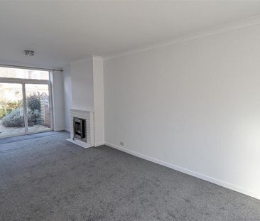 3 bedroom detached house to rent - Photo 5