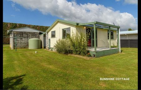 Fully Furnished Kiwi Cottage 5 mins from Lakes - Photo 2