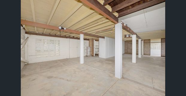 Charming Family Home Fully Air Conditioned on a Spacious Block - Photo 1