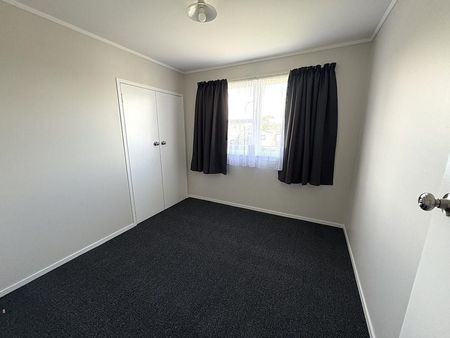 Wonderful home, exceptional value - Photo 2