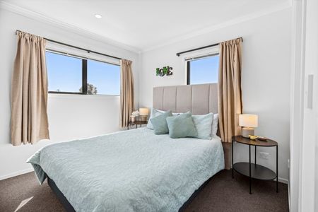 Fully Furnished two Bedroom Home - Photo 4