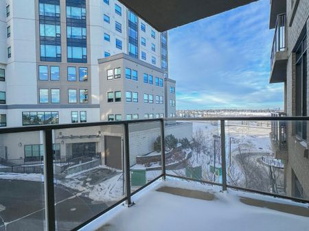 Contemporary Apartment With Parking & Storage Included - Photo 4