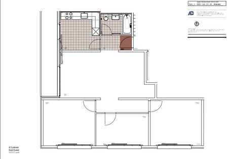 RENOVATED APARTMENT WITH BALCONY AND ELEVATOR - Photo 4