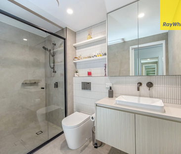 Luxury Living Awaits - Stylish 3-Bedroom Apartment in Hope Island R... - Photo 3