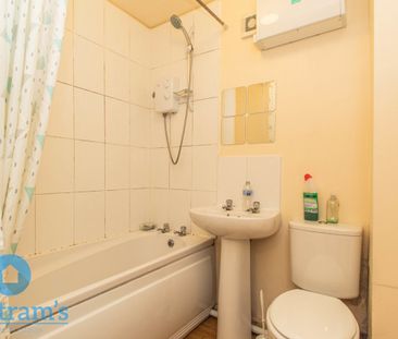 2 bed Flat for Rent - Photo 3