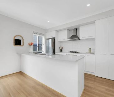 “AMAZING FAMILY HOME” - Photo 2