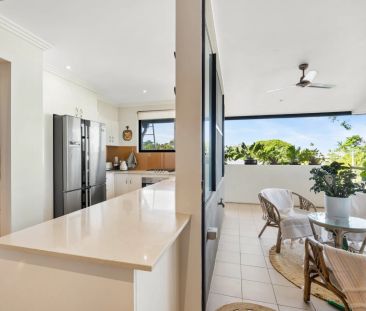 Luxurious Townhouse Living – Prime Sandgate Location - Photo 4