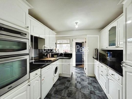 Stag Hill Basingstoke - Photo 1