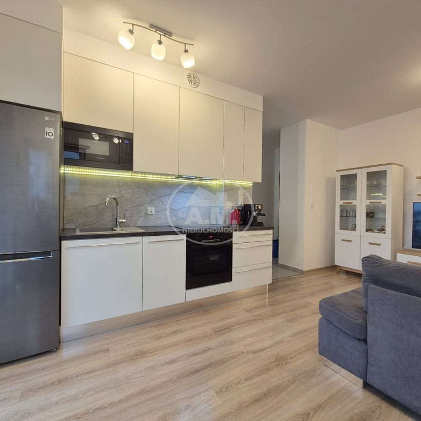 Garaż, Garderoba, 3M, Kabaczkowa - Zdjęcie 1