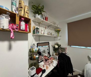 8 bedroom semi-detached house to rent - Photo 6