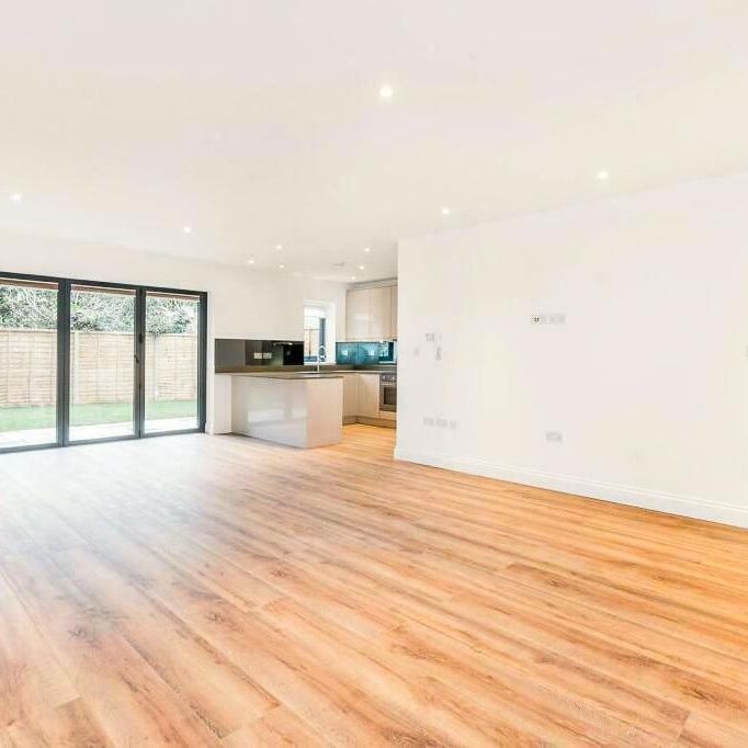 Edeleny Close, East Finchley, London - Photo 1