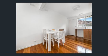 CHARMING TWO BEDROOM UNIT IN OAKLEIGH EAST!! - Photo 2