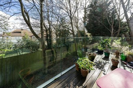 Churchwood Gardens, Honor Oak, SE23 - Photo 5