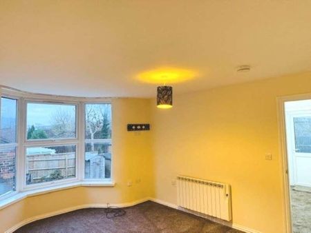 West Wycombe Road, High Wycombe, HP12 - Photo 2