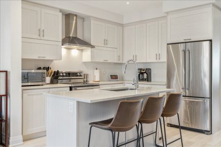 For Lease - 84 Salterton Circle, Vaughan, Ontario - Photo 2