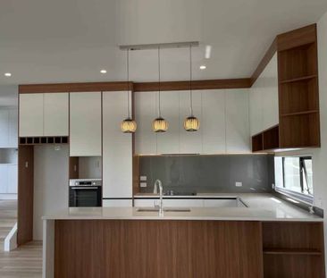 Brand New Build! Spacious & Sunny on West Harb... - Photo 3