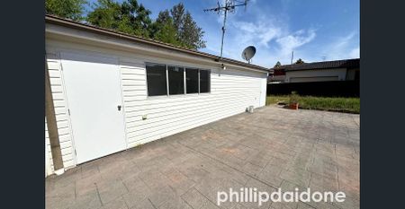 NEWLY RENOVATED HUGE FAMILY HOME - Photo 5