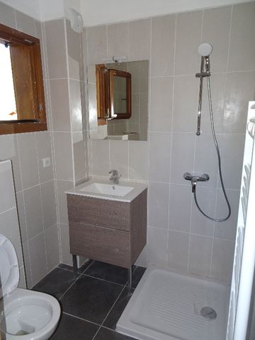 Location Maison 4 pièces 69m² - Photo 2