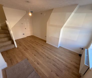 2 bedroom terraced house to rent - Photo 2
