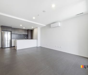 Low Maintenance living in the Heart of Tuggeranong! - Photo 3