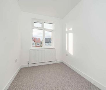 Denecroft Crescent, Uxbridge, UB10 - Photo 3