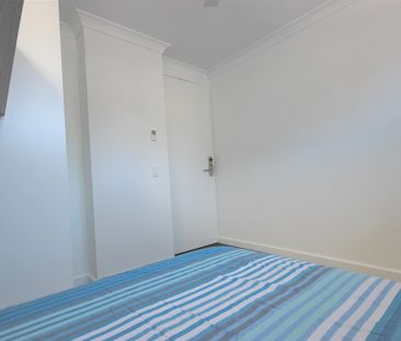 10-bedroom shared house / townhouse, Norman Street - Photo 2