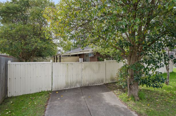 17 Durham Road, Kilsyth - Photo 1