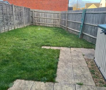 4 bedroom end of terrace house to rent - Photo 3