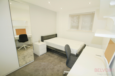 1 bedroom in a flat share to rent - Photo 4