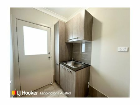 PREFECT FAMILY HOME | MOVE IN READY - Photo 2