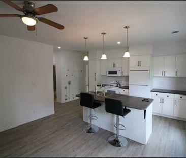 For Lease - 253 Douro Street Unit# 251 upper, Stratford, Ontario - Photo 4