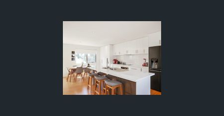 Modern Townhouse - Photo 5