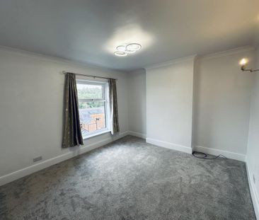 3 bedroom terraced house to rent - Photo 6