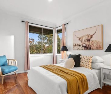 Family Living with Spacious Proportions and Prime Position in Donca... - Photo 5