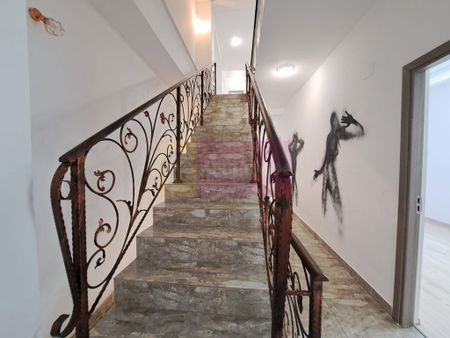 Vilă P+3, 12 camere, 300 mp – birouri/clinică/locuin?... - Fotografie 4