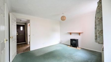 3 bedroom semi-detached house to rent - Photo 2