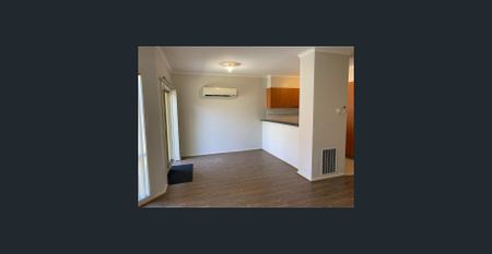 Immaculate Family Home with Ensuite & Double Garage - Photo 2