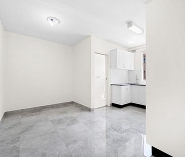 Well Presented 2 Bedroom Unit, Located in Fairfield! - Photo 5