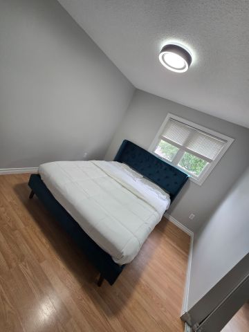 For Lease - 6063 Farmstead Lane, Mississauga, Ontario - Photo 2