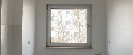 Kurzfristige Anmietung möglich - unrenovierte 2-Zimmer-Wohnung mit Duschbad - Photo 1