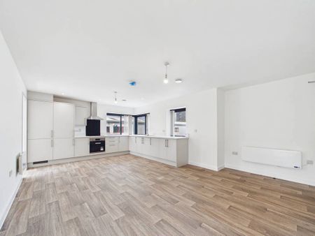 Phoenix Court, Hawkins Road, Colchester, CO2 8ZE - Photo 2